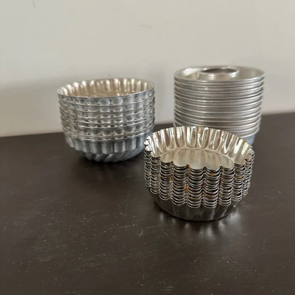 Unbranded vintage aluminum
